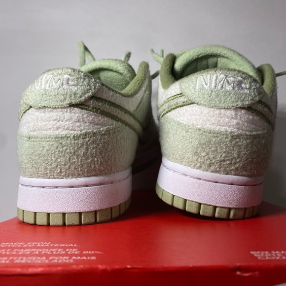 Nike Dunk Low SE - Picture 4 of 8